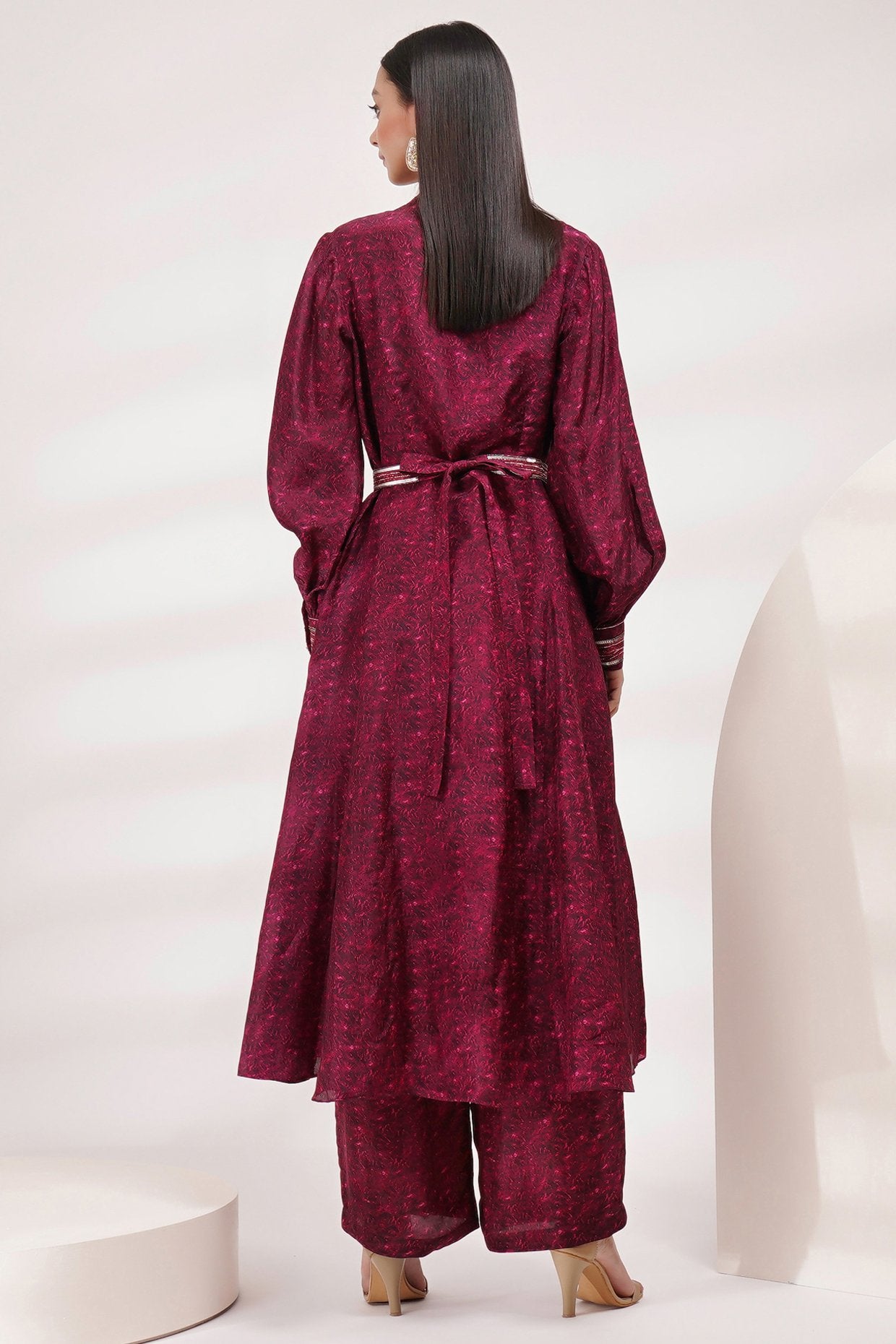 V Neck Cuffed Volume Sleeve Kurta Set With Belt