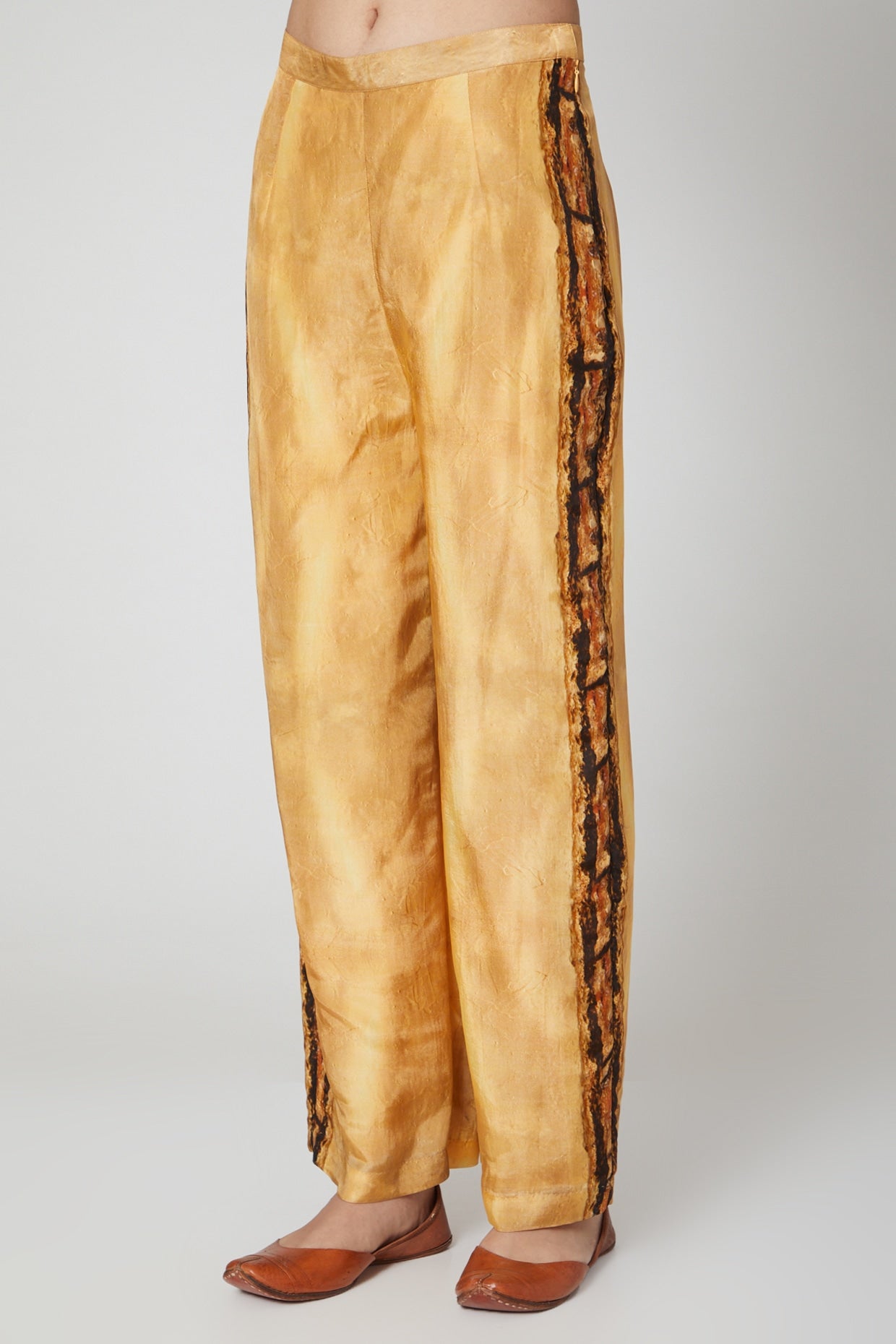 Gold & Brown Printed Kurta With Pants